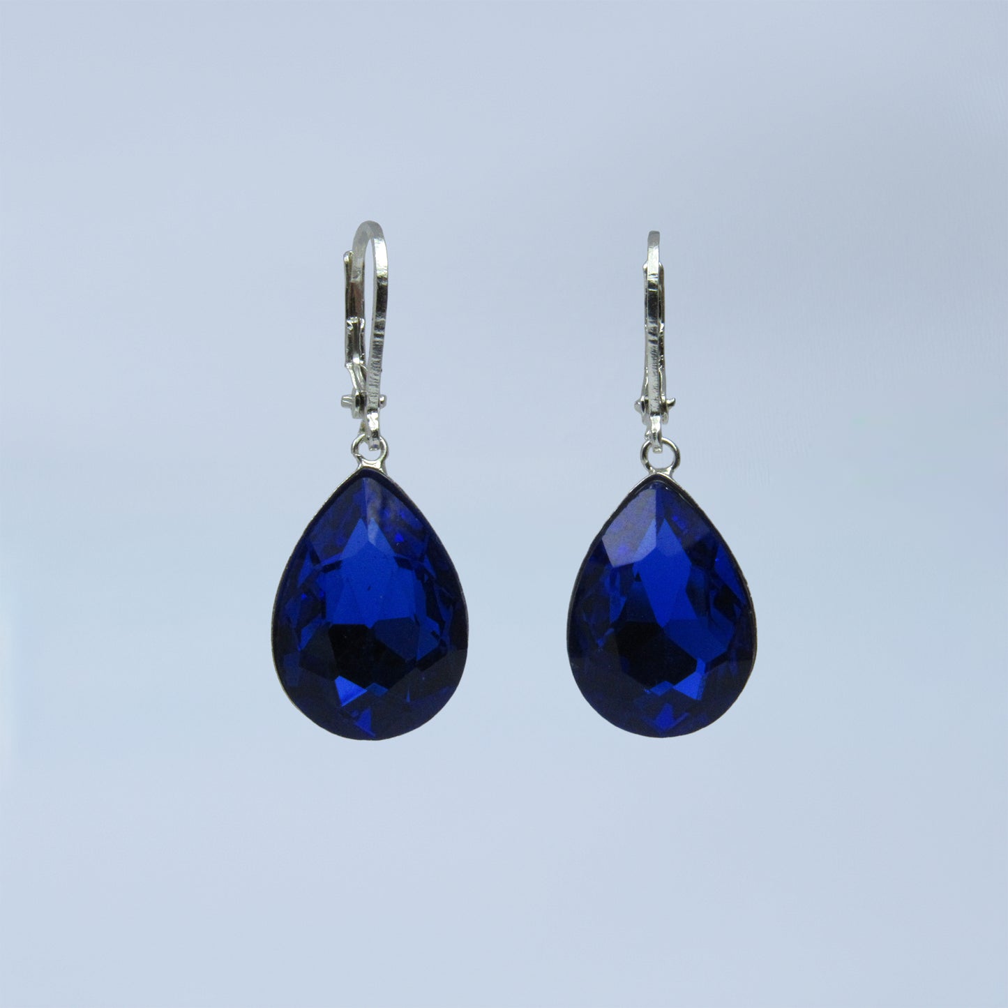 Aretes corte lagrima azules