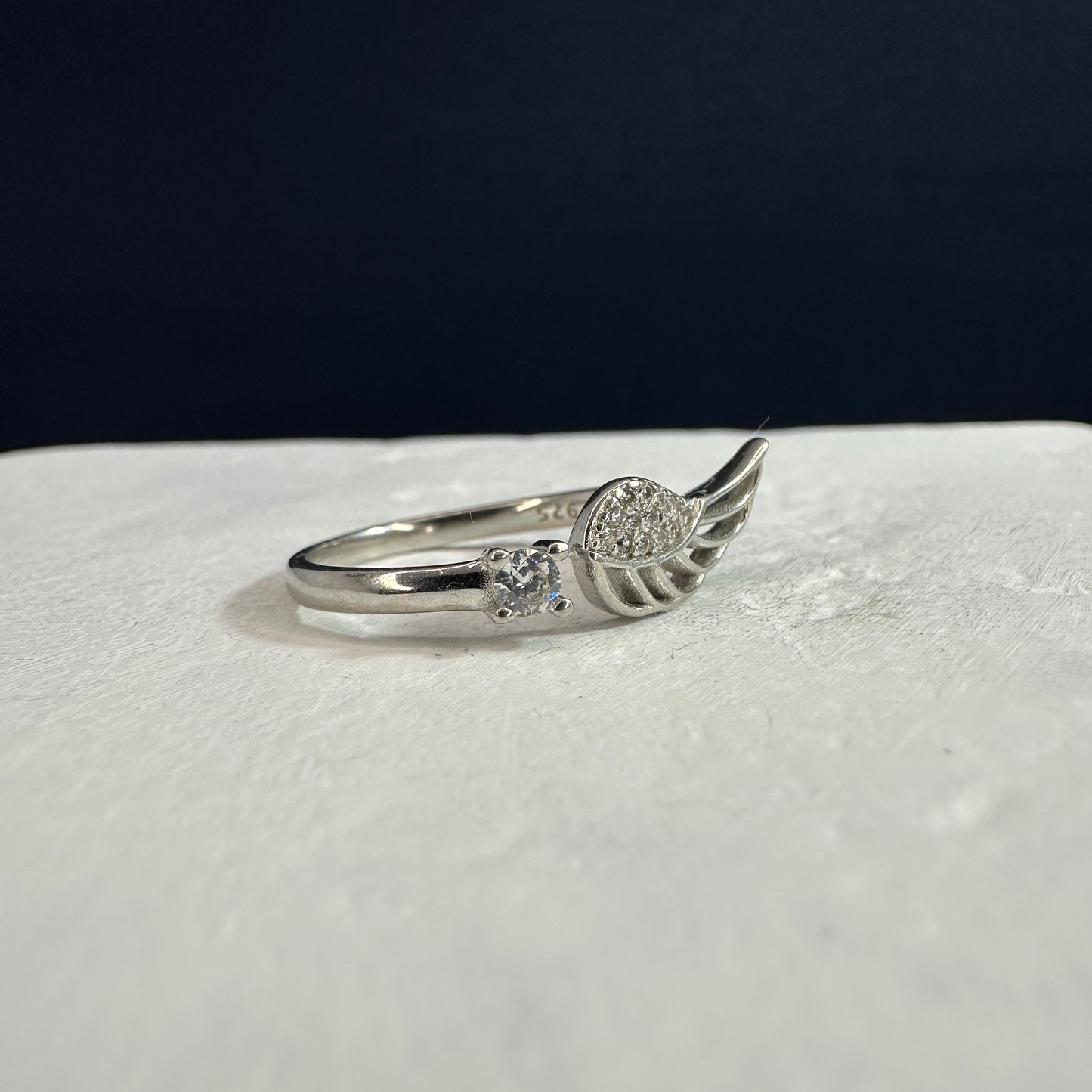 Anillo ala ajustable