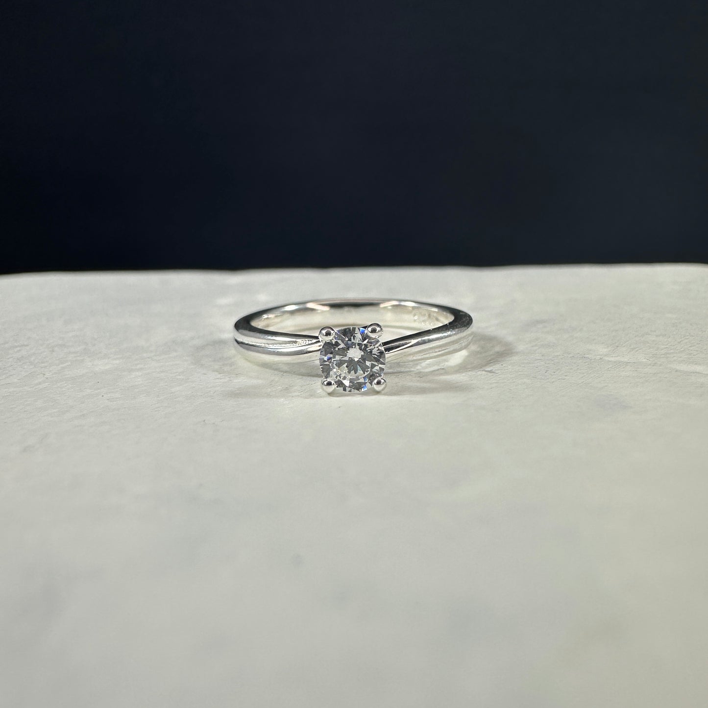 Anillo cristal twist