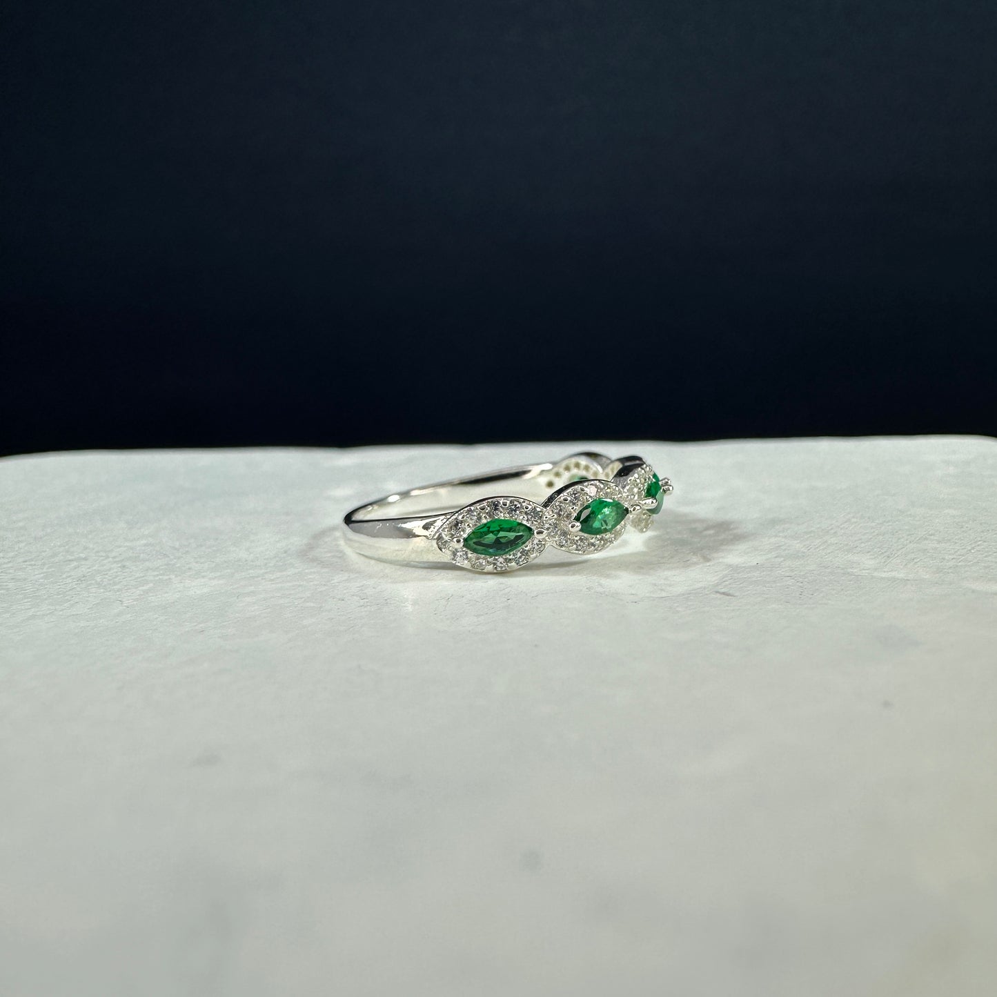 Anillo corona de jade