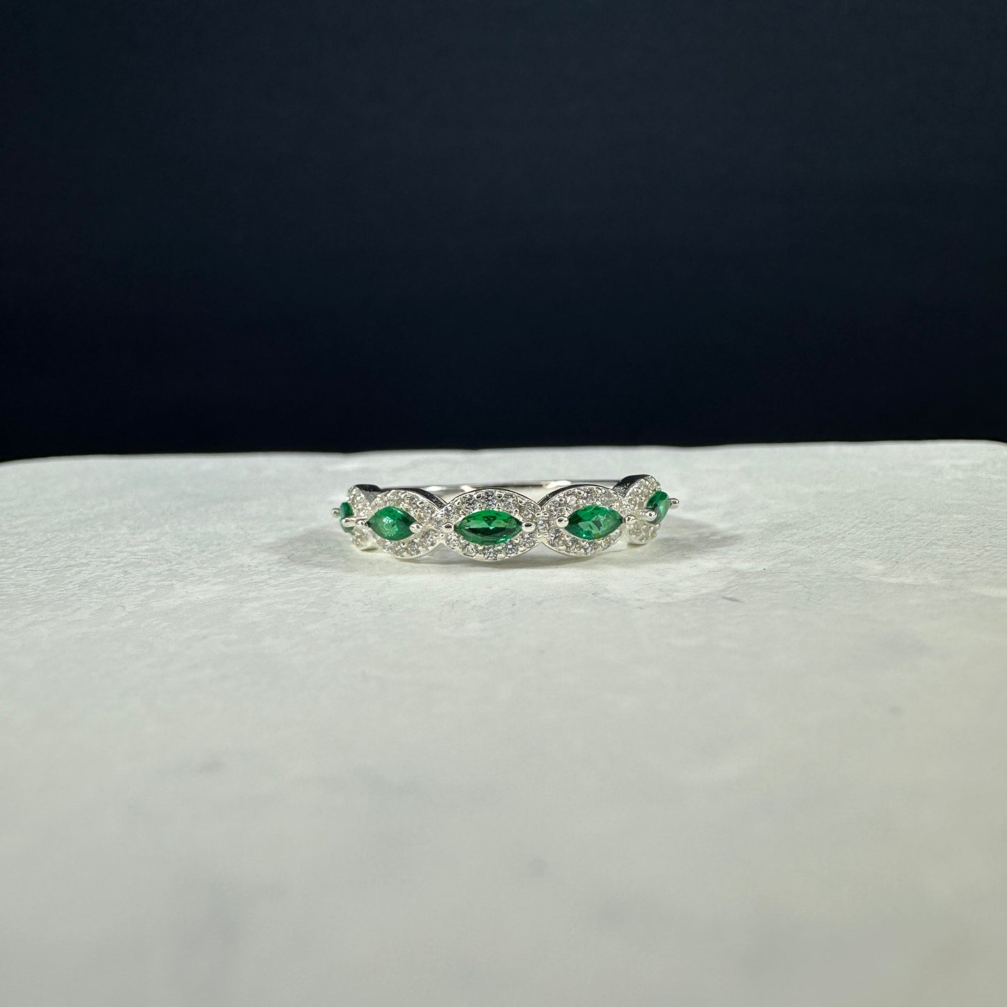 Anillo corona de jade