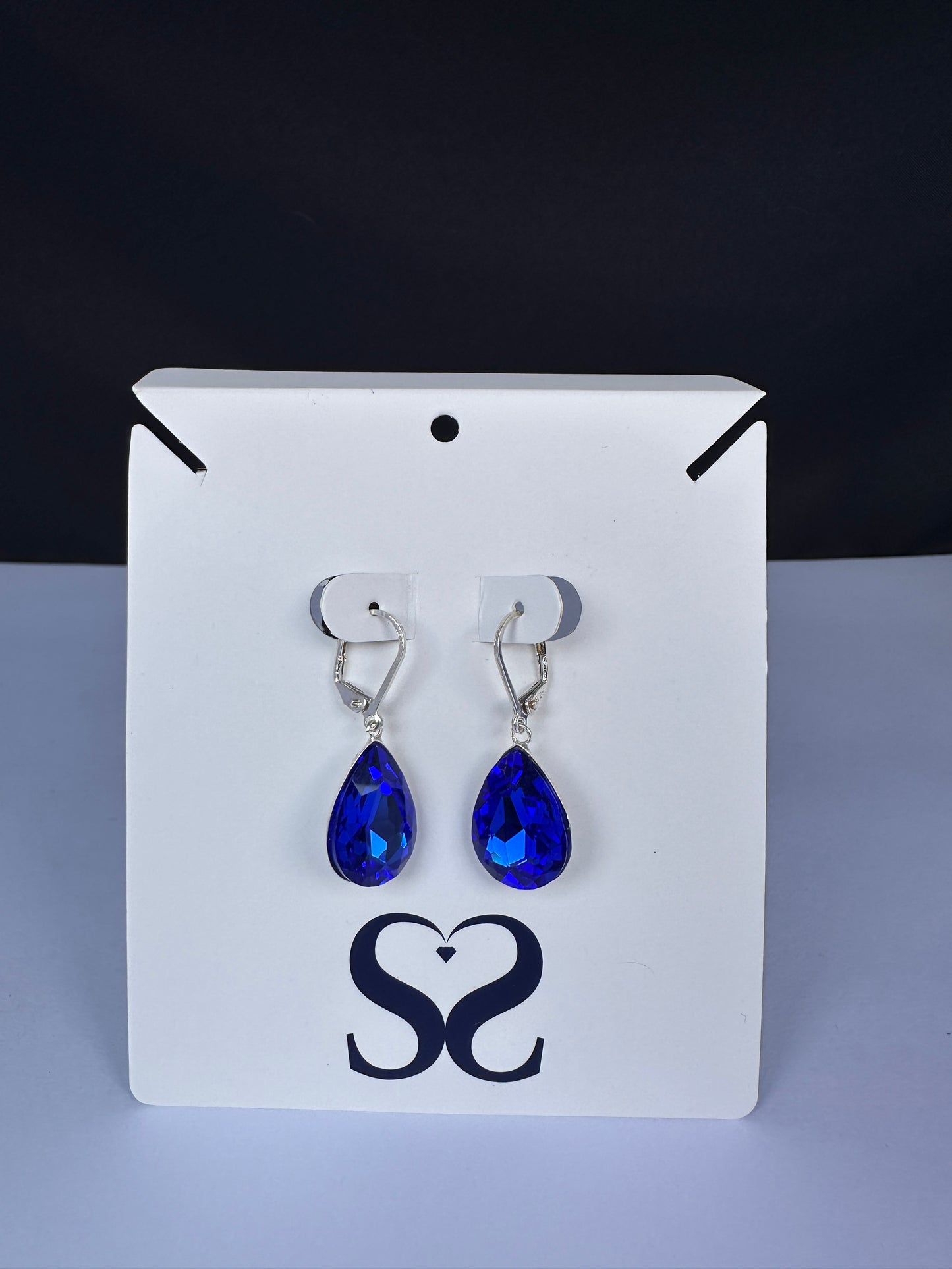 Aretes corte lagrima azules