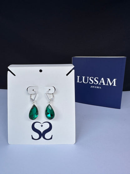 Aretes corte lagrima verdes