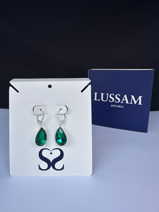 Aretes corte lagrima verdes