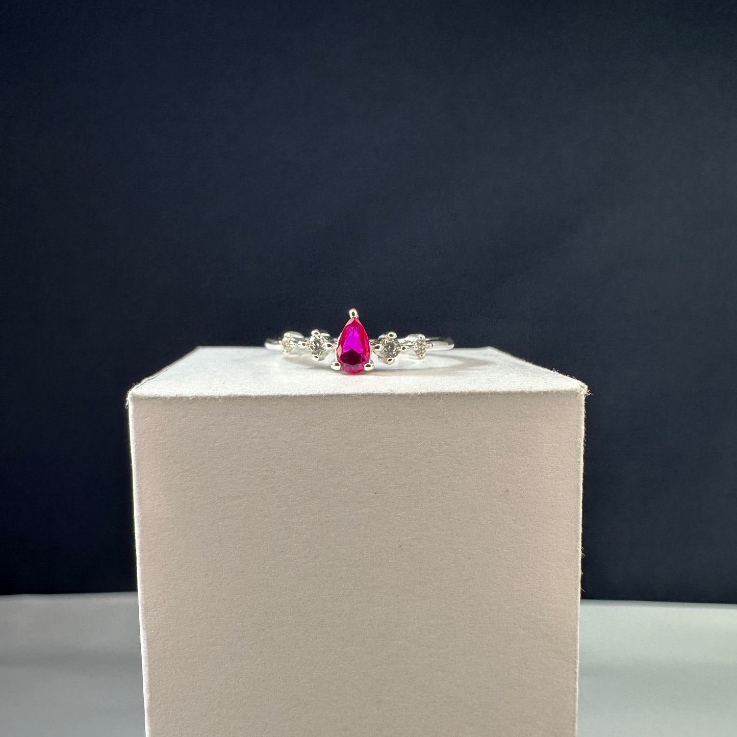Anillo Lágrima Rosado