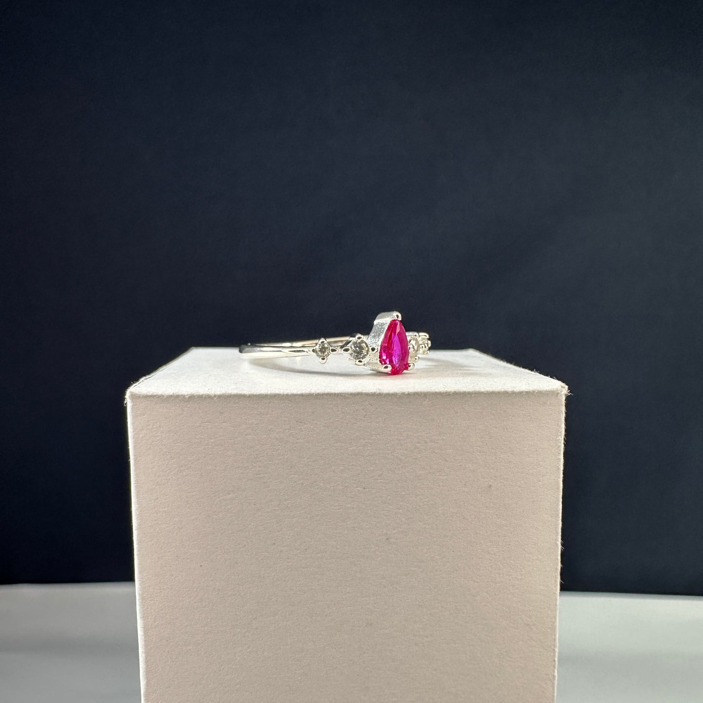 Anillo Lágrima Rosado