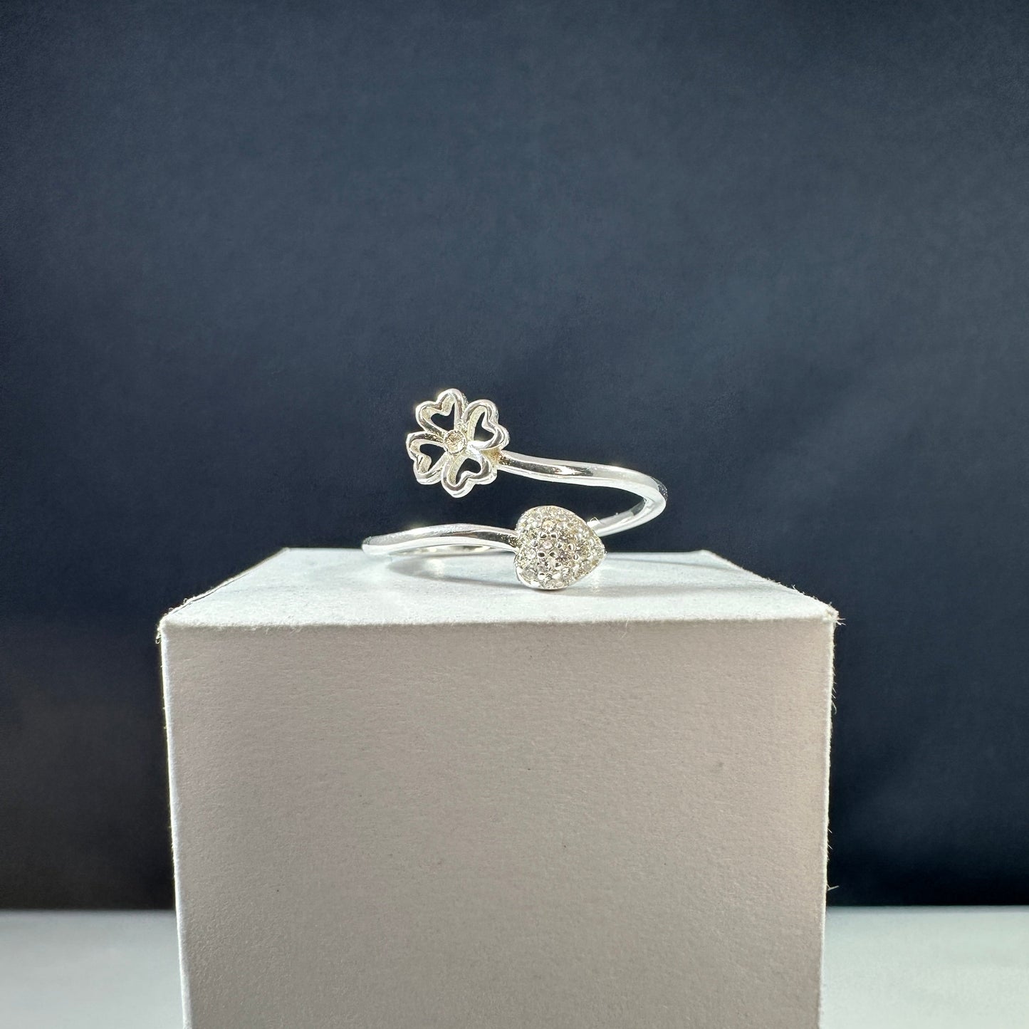 Anillo Trébol Ajustable