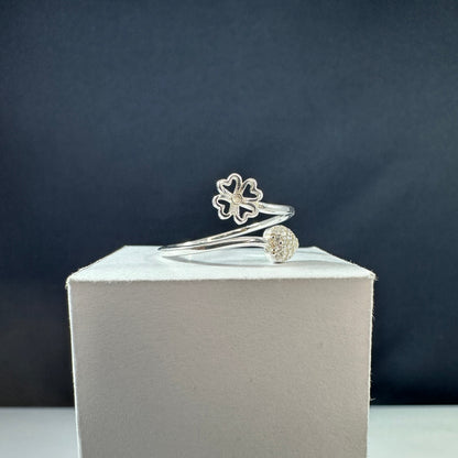 Anillo Trébol Ajustable