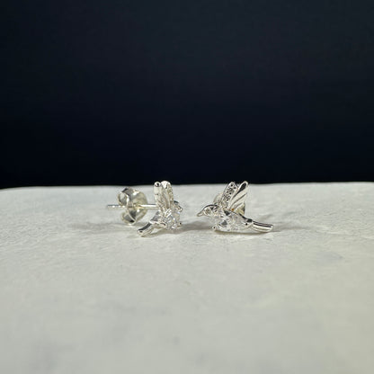 Aretes colibrí blancos