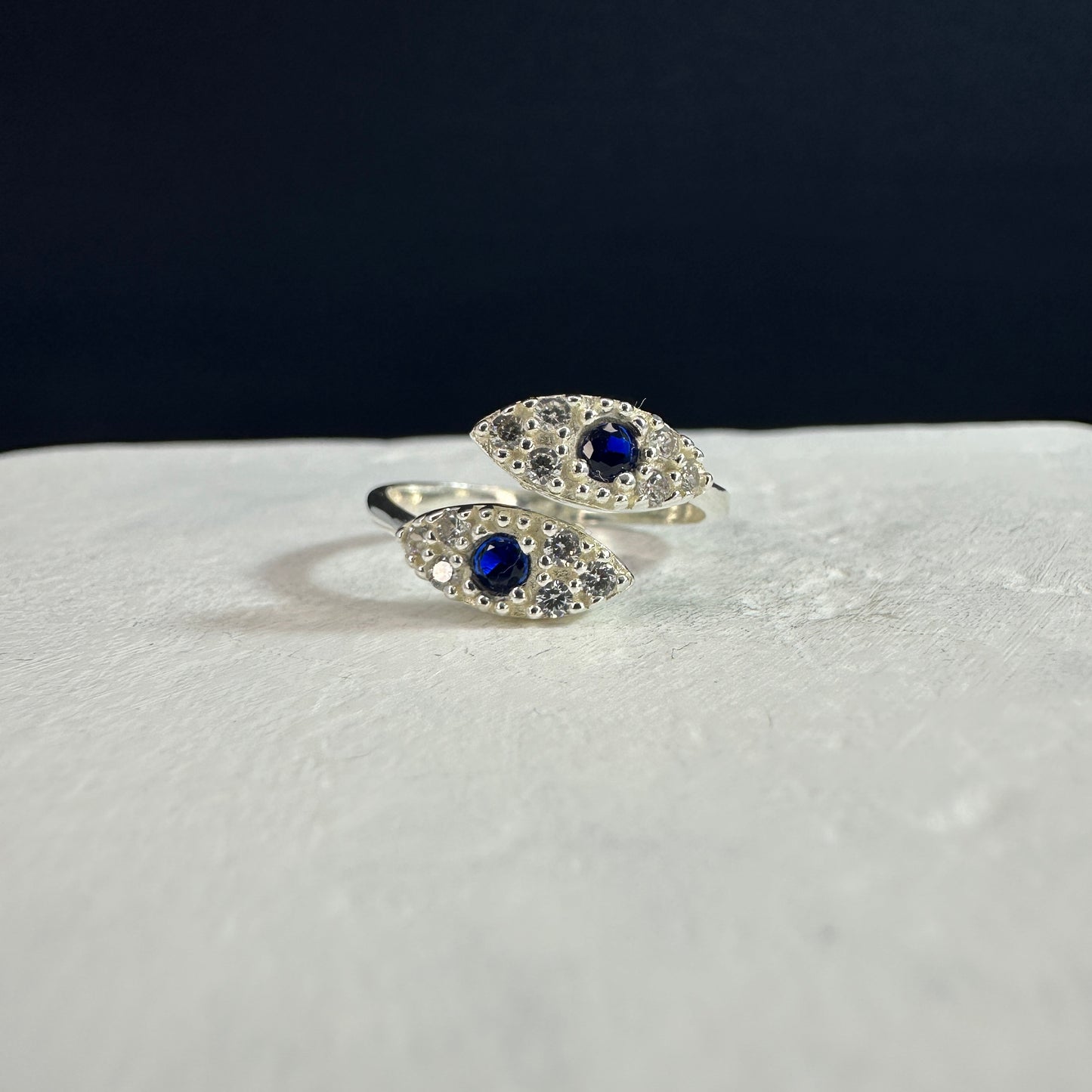 Anillo horus ajustable
