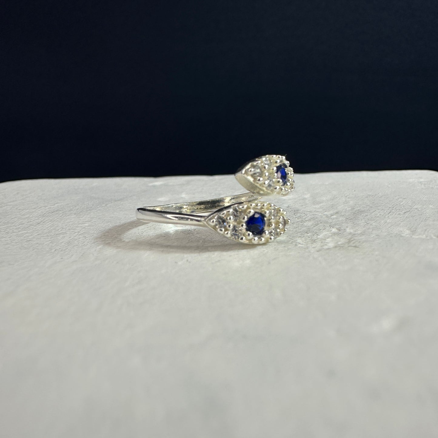 Anillo horus ajustable