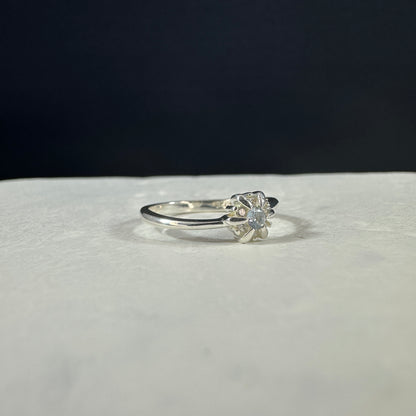 Anillo margarita azul claro