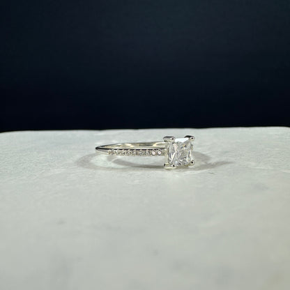 Anillo destello pave Clara